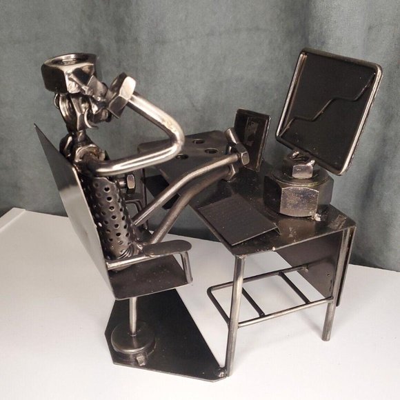 Nuts & Bolts Desk Organizer Sculpture STEELMAN24 Hinz & Kunst, Man at Desk - Picture 4 of 9